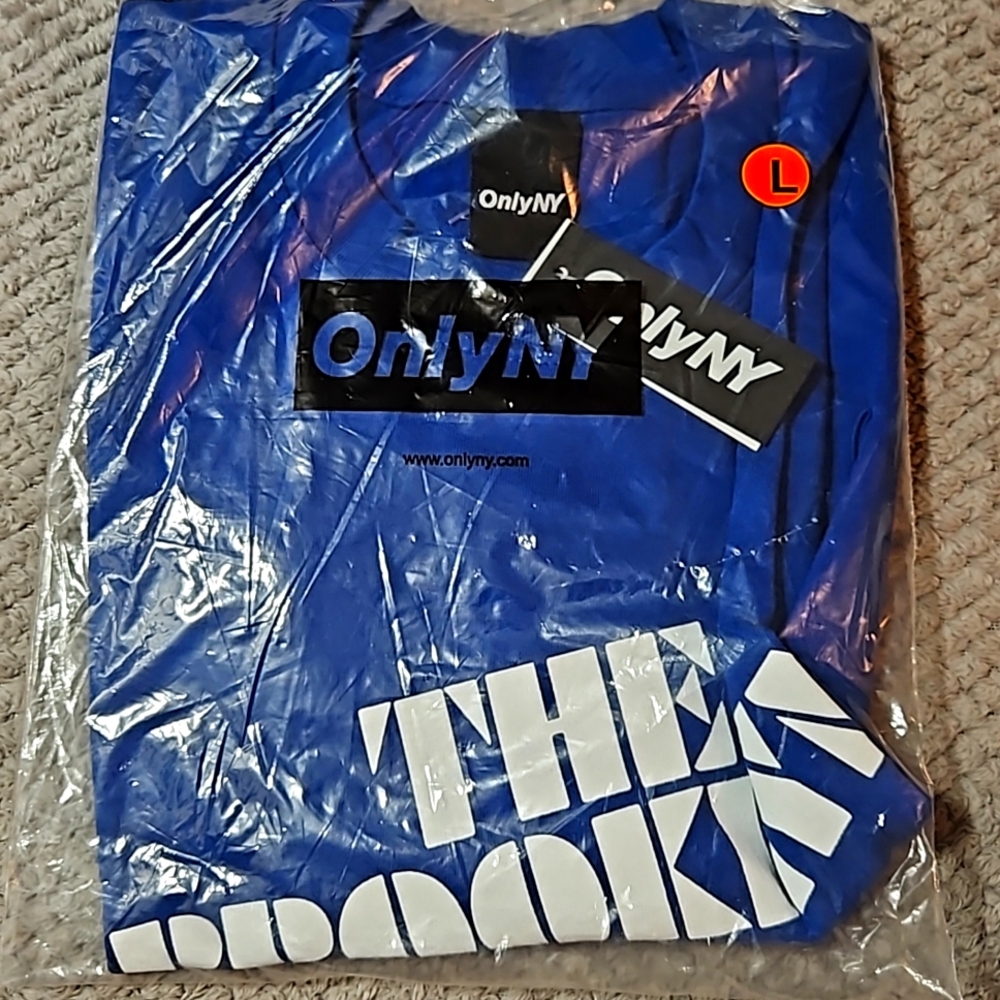 Only Ny brooklyn museum logo tee new lrge